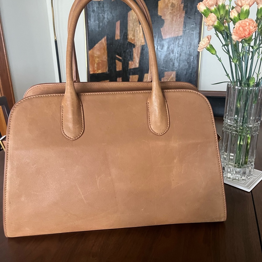 Beautiful Leather Tan Beige Large Satchel Bag Row Style Travel Laptop Handbag